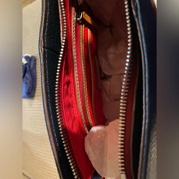 Dooney and Bourke Lani Crossbody purse